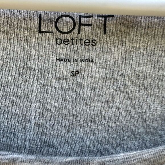 LOFT Gray Patterned Women's Top - Picture 3 of 5